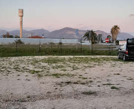 Terracina,terreno 1000m.Fronte strada