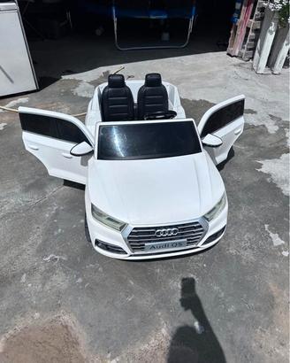 Audi Q5 a batteria per bambini 
