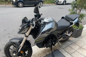 Honda hornet 750 anno 2024