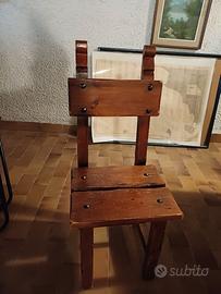 Coppia di sedie medievali di un castello/cascina