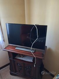 2 televisori samsung e panasonic