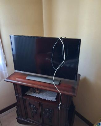 2 televisori samsung e panasonic