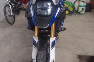 Suzuki v Strom 1050 de
