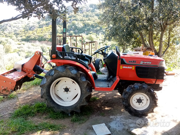 Trattore kubota gb20