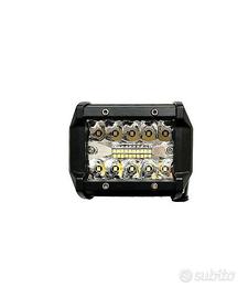Faretto Led 30W - 1300lm Dim: 10 cm x 10cm x 6.5cm