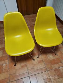 Vitra. Charles Eames plastic Chair