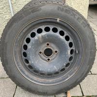 4 gomme da neve con cerchi in lamiera