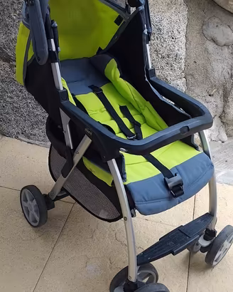 Passeggino chicco chiusura compatta