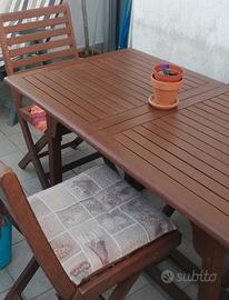 Tavolo con sedie