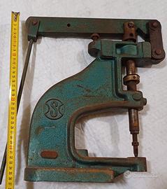 Pressa tessile in ghisa