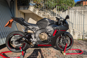 Honda CBR 1000 RR fireblade