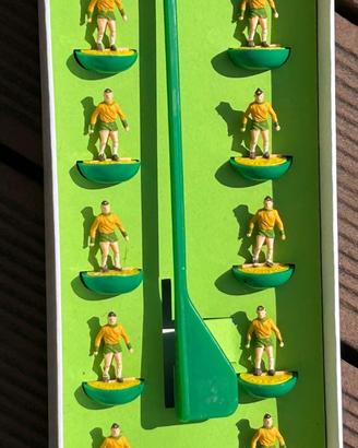 Subbuteo HW Norwich ref 28, variante calze bianche