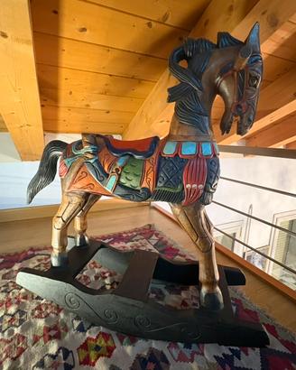 Cavallo a dondolo