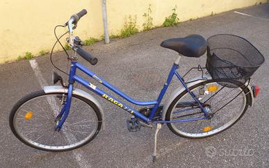 Bicicletta city bike con freno contropedale