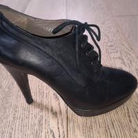 Scarpe nere donna con zeppa e tacco