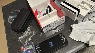 V Nintendo switch +acc con gioco pokemon