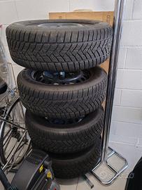 Dunlop Winter Sport 215/60 R17 96H M+S CON cerchi 