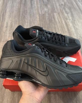 Nike Shox R4