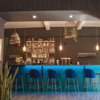 Attività di Cocktail Bar con Cucina