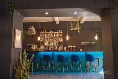 Attività di Cocktail Bar con Cucina