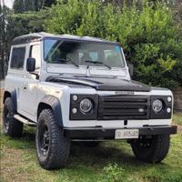 Land Rover 90 Defender