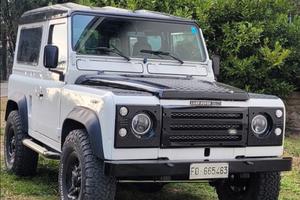 Land Rover 90 Defender