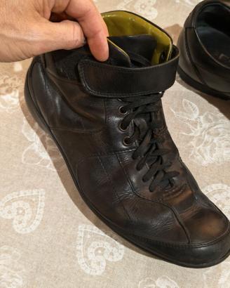 scarpe e scarponcini in pelle.