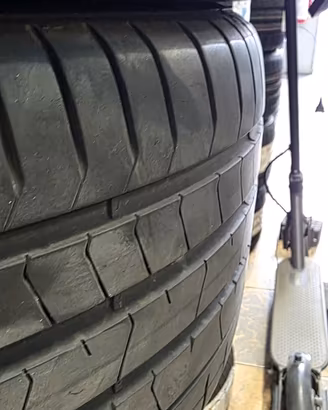 Set differenziato Pirelli Pzero pz4 runflat