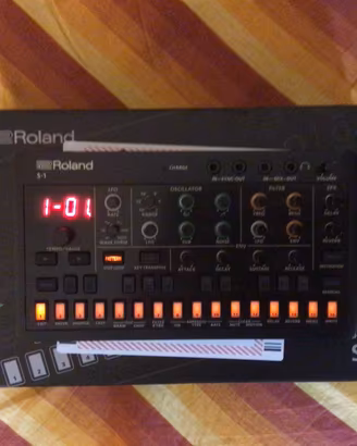 Roland AIRA Compact S-1 sintetizzatore