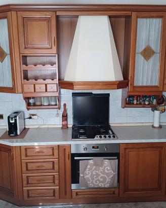Cucina stile classico in legno massello