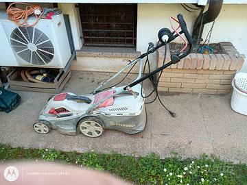 Tagliaerba elettrico quello in foto, esteticamente