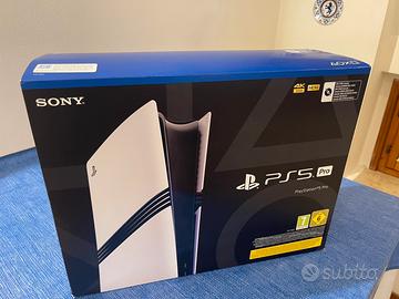 PlayStation 5 pro nuova con 3 giochi e lettore