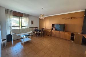 Ampio trilocale con box