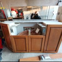 mobili da bagno in legno Iotti con specchio e marm