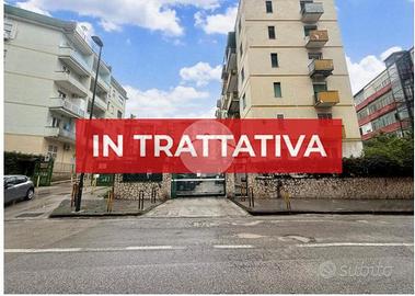 3 LOCALI A NAPOLI