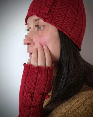 Guanti senza dita e berretto: stile e calore