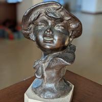 scultura in bronzo busto bambino di Michetti