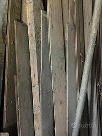 Assi legno utili per costrizione riparo animsli