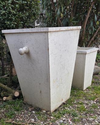 Vasi in marmo "Biancone di Asiago"