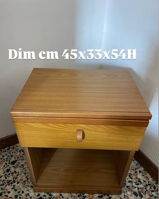 Comodino per camera da letto o scrivania