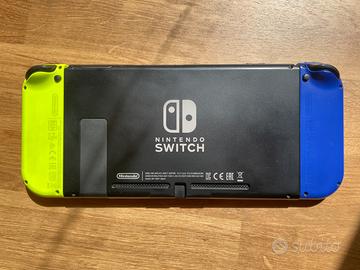 Nintendo Switch V2 + SanDisk 64Gb + Accessori