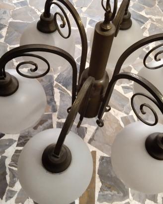 lampadari vintage, uno a 6 luci altro a 3 luci