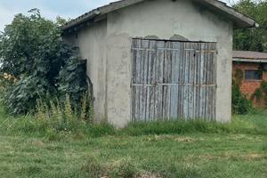 Terreno agricolo e fabbricato ricovero attrezzi