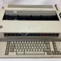 Macchina per scrivere vintage IBM 6783