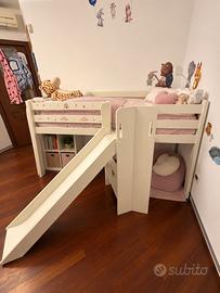 Letto a soppalco con scivolo per bimba