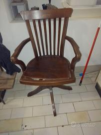 Antica sedia girevole