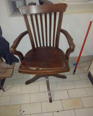 Antica sedia girevole