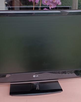 TV LED LG 22"