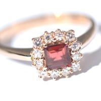Anello Oro bianco 18kt 12 diamanti e Rubino rosso
