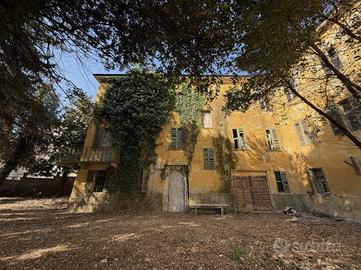 Villa di 635 m² con più di 5 locali e box auto dop
